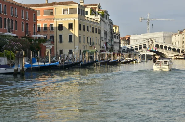 The Rialto Bridge — Stock Photo, Image