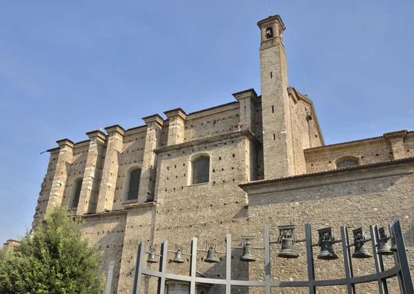 Kirche in einem italienischen Dorf — Stockfoto