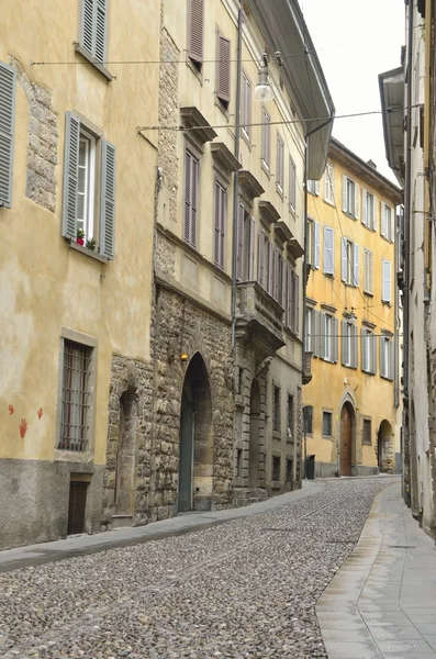 Rua em bergamo — Fotografia de Stock