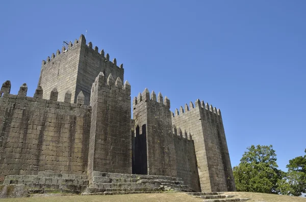 Rückseite der Burg von Guimaraes lizenzfreie Stockfotos