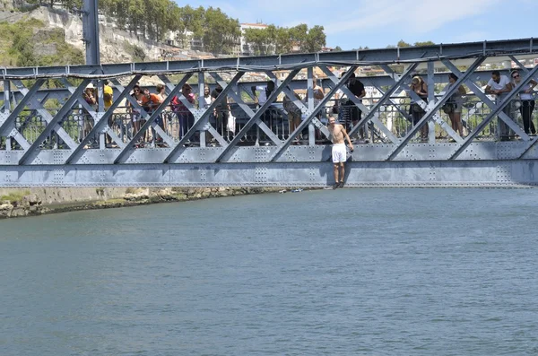 Ready to Jump to the river — Stock Photo, Image