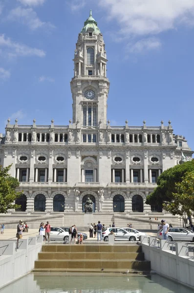 Estanque frente al Ayuntamiento —  Fotos de Stock