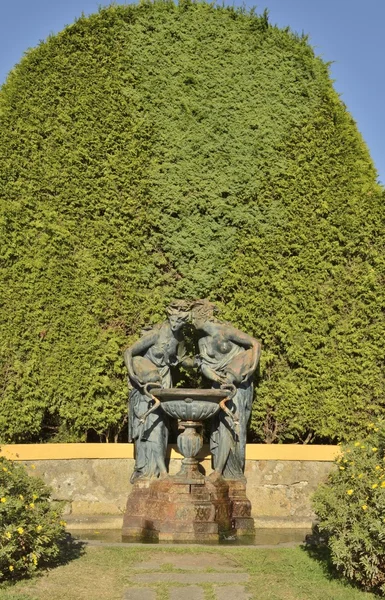 Fontein van vrouwen sculpturen — Stockfoto