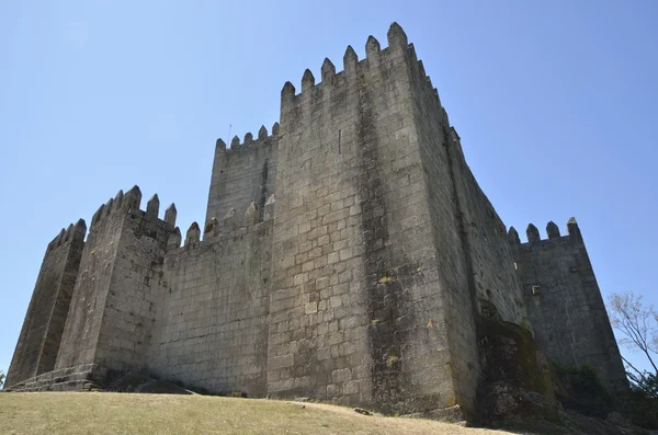 Uma vista do castelo de Guimarães Fotos De Bancos De Imagens