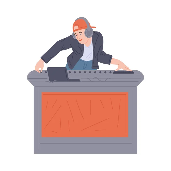 Party DJ musiker bakom Dj controller enhet platt vektor illustration isolerad. — Stock vektor