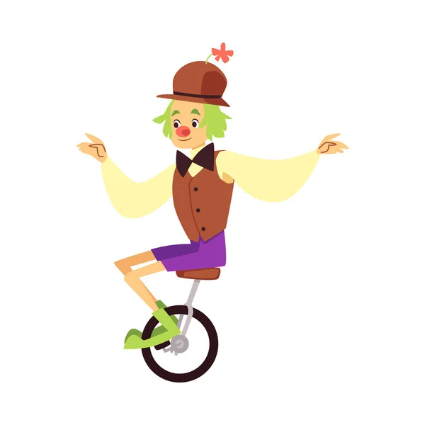 Смешной клоун в красочном костюме катается на одноколесном велосипеде плоская векторная иллюстрация. — стоковый вектор