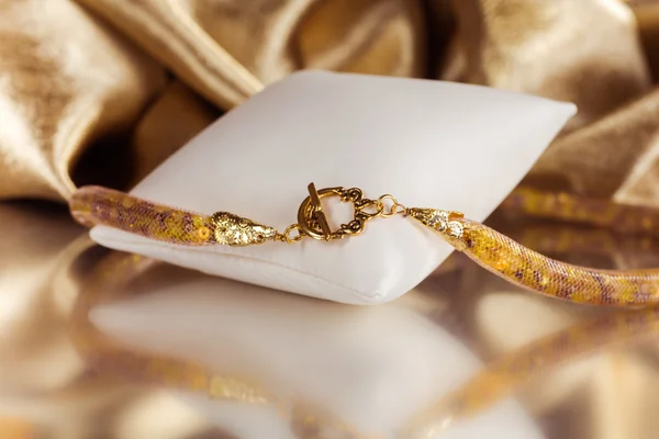 Gyöngyök, kézzel készült gyöngyök, gyönyörű, dekoráció, — Stock Fotó