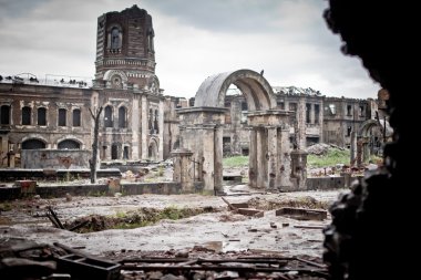 Savaş yıkım korku Rusya, sahne, ıslak, kirli, ev şehir