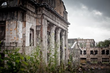 Savaş yıkım korku Rusya, sahne, ıslak, kirli, ev şehir