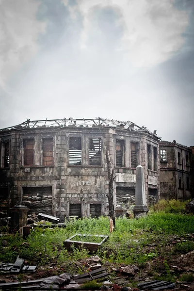 Crainte de dévastation de guerre Russie, paysages, mouillé, sale, ville natale — Photo