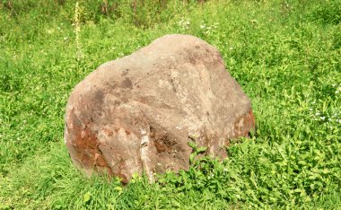 Bazalt taş yeşil çim