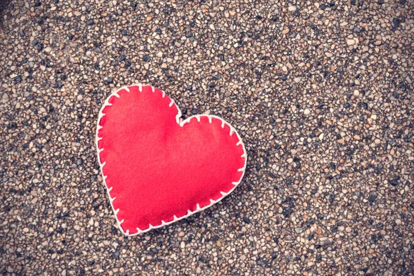 Handgemaakte Hartvorm Liefdessymbool Grindondergrond — Stockfoto