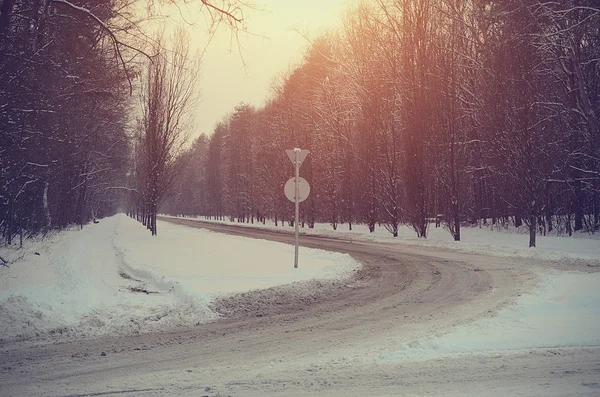 Зимняя дорога — стоковое фото