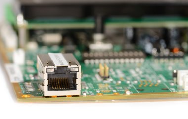 Baskılı devre üzerinde Ethernet bağlantı noktası