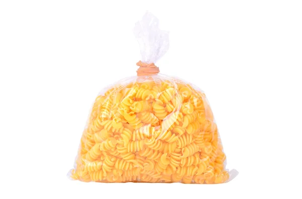Packung Pasta isoliert auf weißem Hintergrund — Stockfoto