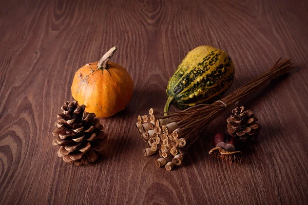 木製の背景の秋のコンセプト — ストック写真
