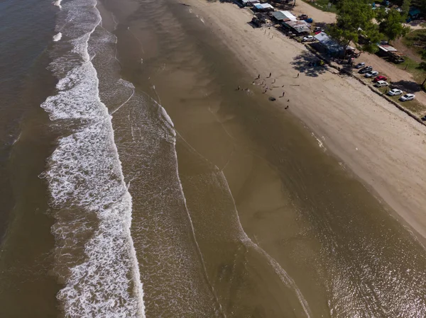 Flygfoto Drönare Bild Utsikt Över Havet Vågor Kraschar Stranden — Stockfoto