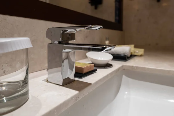 Modern Bir Otel Banyosu — Stok fotoğraf