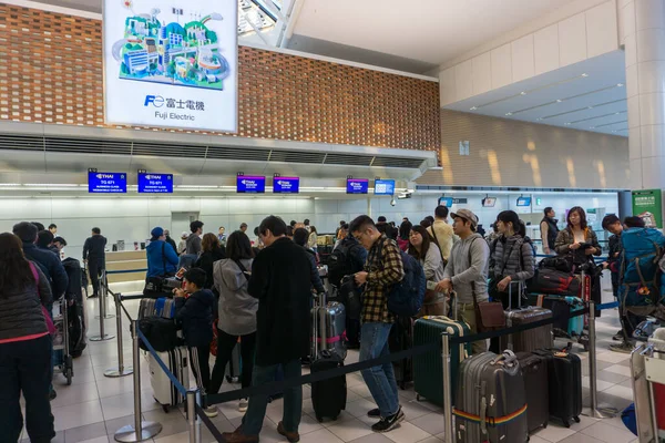 New Chitose Hokkaido Japan December 2017 Cestovatel Čekající Odbavení Před — Stock fotografie