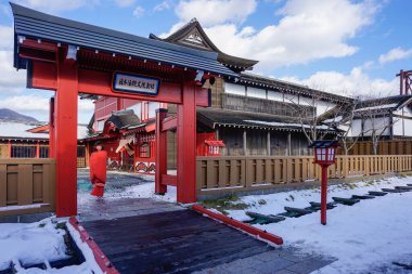 Japonya 'nın Hokkaido kentindeki Noboribetsu Tarihi JIdaimura Köyü' nde eski tip Japon lambalarının yakın plan çekimleri..