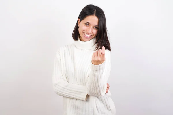 Jonge Vrouw Wenkend Komen Hier Gebaar Met Hand Uitnodigen Gastvrije — Stockfoto