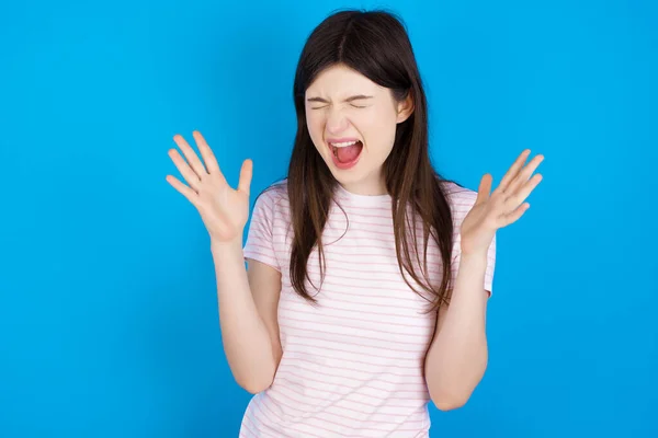 Crazy Outraged Young Brunette Woman Screams Loudly Gestures Angrily Yells — ストック写真