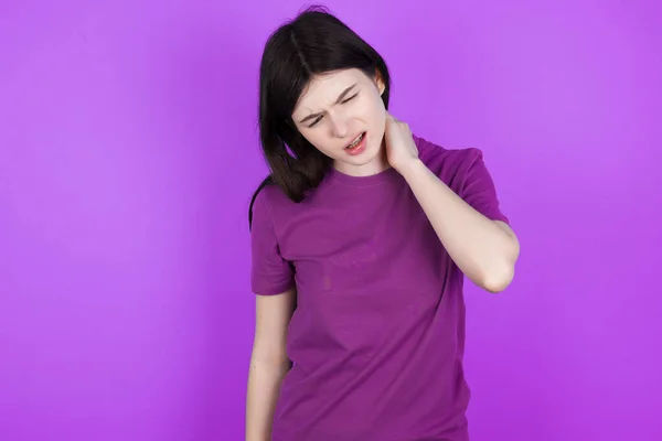 Young Brunette Woman Suffering Neck Ache Injury Touching Neck Hand — Foto de Stock