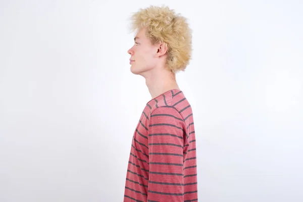 Young Blond Man Looking Side Relax Profile Pose Natural Face — Φωτογραφία Αρχείου