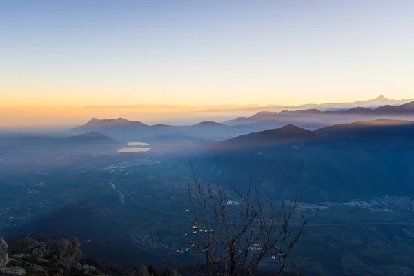 意大利阿尔卑斯山弧在日落时 — 图库照片