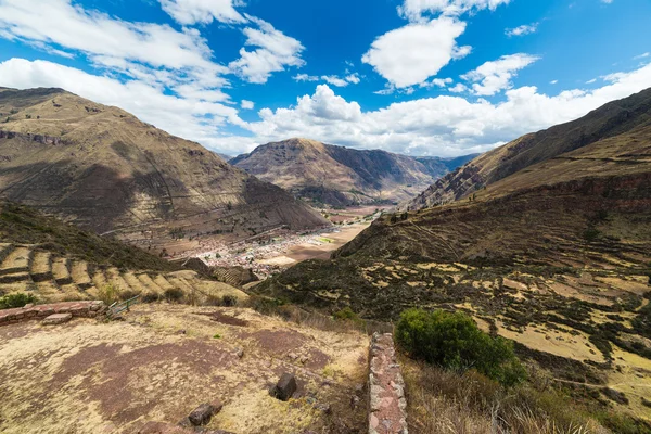 Amplias vistas del Valle Sagrado, Perú desde Pisac — Foto de Stock