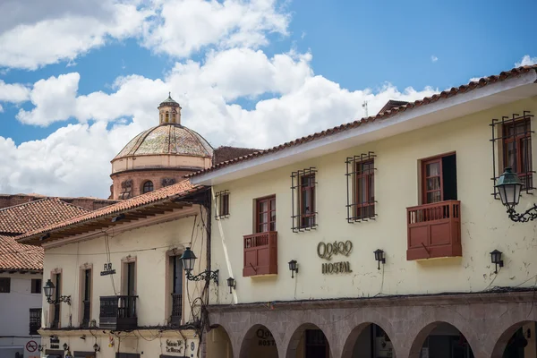 Cusco, Peru - 3 września 2015: Architektury kolonialnej i gród w Cusco, Peru, dawnej stolicy Inków, słynnej podróży na świecie. — Zdjęcie stockowe