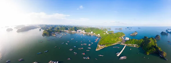 Vista Aérea Única Vietnam Cat Bay Con Barcos Pesca Flotantes — Foto de Stock