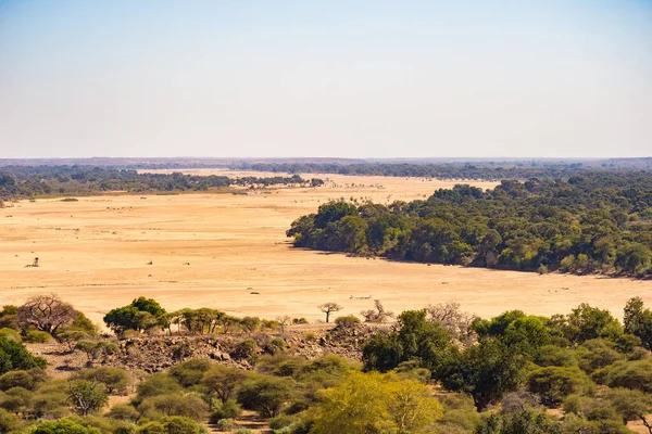 남아프리카 공화국의 마풍구 공원의 풍경을 가로지르는 프리카 공화국으로 목적지다 아카시아와 — 스톡 사진