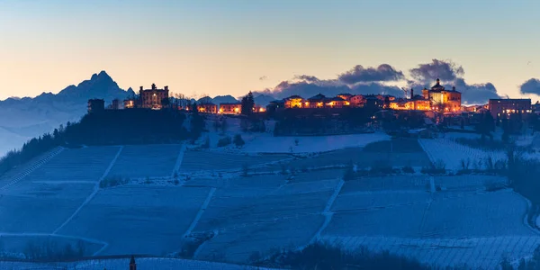 Talya Piedmont Barolo Şarap Bahçeleri Kış Günbatımının Eşsiz Manzarası Tepenin — Stok fotoğraf