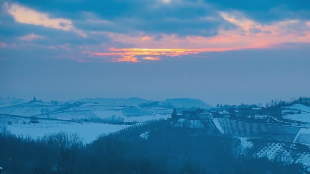 Time Lapse Sunset Διάσημο Barolo Wineyards Φωτισμένο Χωριό Σκαρφαλωμένο Στην — Αρχείο Βίντεο