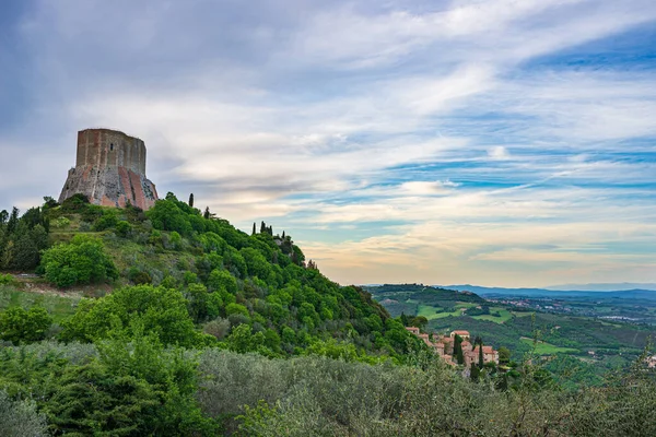 Rocca Oria Keskiaikainen Kylä Linnoitus Orcian Laaksossa Toscanassa Italiassa Ainutlaatuinen — kuvapankkivalokuva