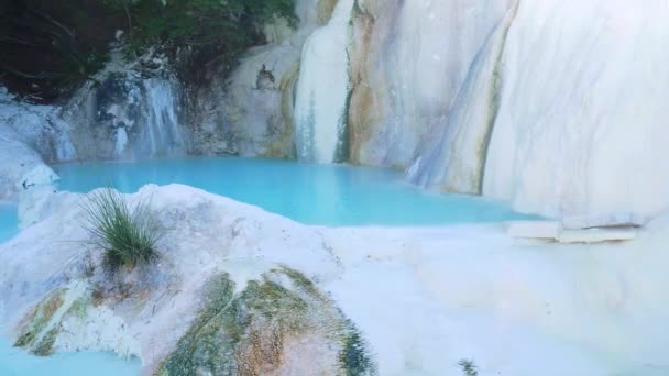 Piscina Geotermal Aguas Termales Toscana Italia Bagni San Filippo Cascada — Vídeo de stock