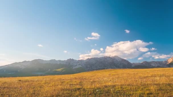 Time Lapse Mirador Atardecer Sobre Montañas Rocosas Tierras Altas Pastos — Vídeo de stock