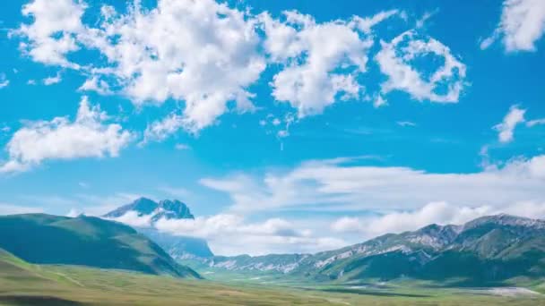 Time Lapse Clouds Moving Blue Sky Sunny Day Mountains View — Stock Video