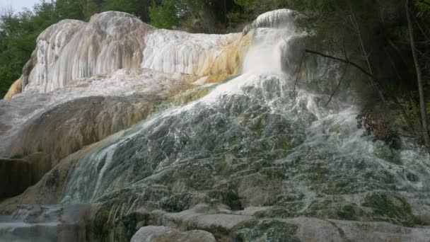 Piscina Geotermica Terme Toscana Italia Bagni San Filippo Cascata Termale — Video Stock