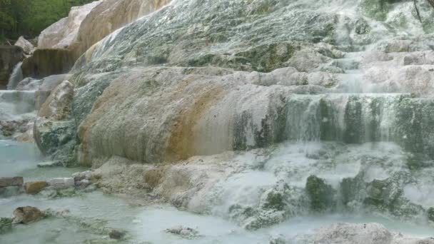 Piscina Geotermal Aguas Termales Toscana Italia Bagni San Filippo Cascada — Vídeo de stock