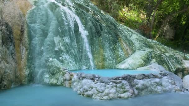 Piscina Geotermal Aguas Termales Toscana Italia Bagni San Filippo Cascada — Vídeos de Stock