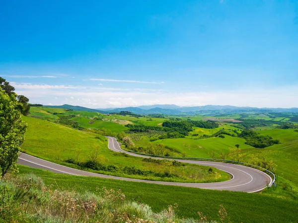 Unikalny Zielony Krajobraz Dolinie Volterra Toskania Włochy Malownicze Dramatyczne Niebo — Zdjęcie stockowe