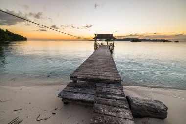 Yükselen güneşe doğru