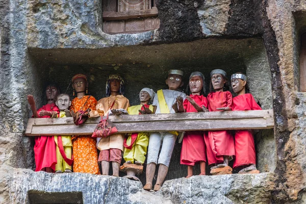 Traditionele begraafplaats in Tana Toraja — Stockfoto