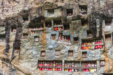 Tana Toraja geleneksel gömüldüğü yer