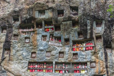 Tana Toraja geleneksel gömüldüğü yer