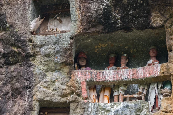 Traditionele begraafplaats in Tana Toraja — Stockfoto