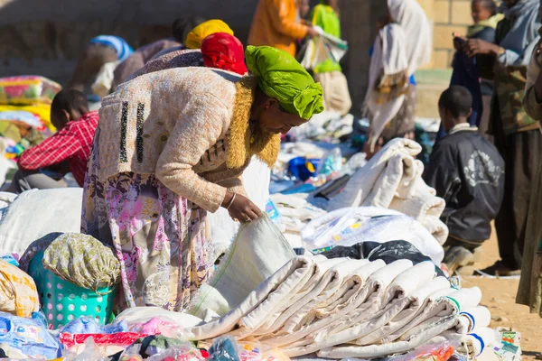 Уличный рынок Эфиопии — стоковое фото