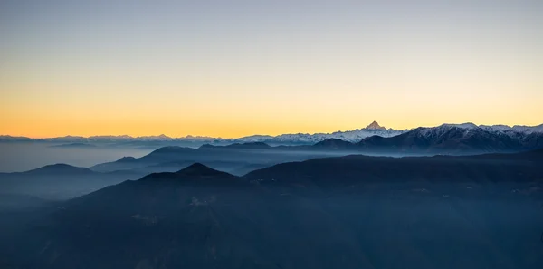 Italian alpine arc at dusk — Stock Photo, Image